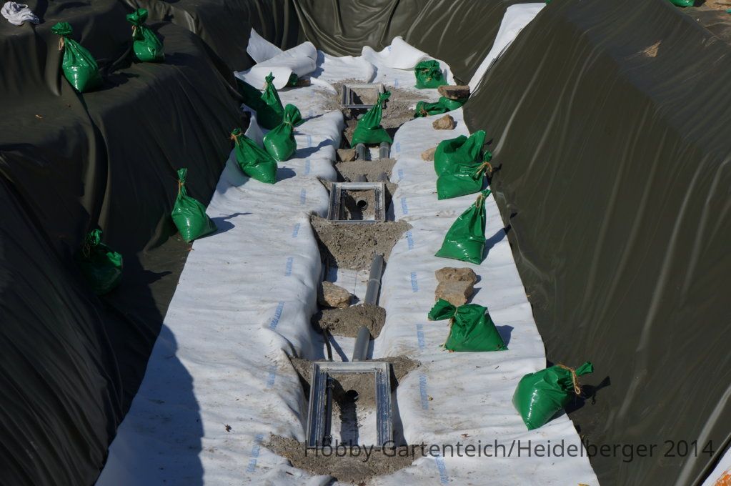 Sedimentfallen angeschlossen und ins Wasser gesetzt.JPG