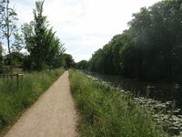 141 und immer weiter auf dem alten Treidelpfad an alten Canal de Moselle.JPG